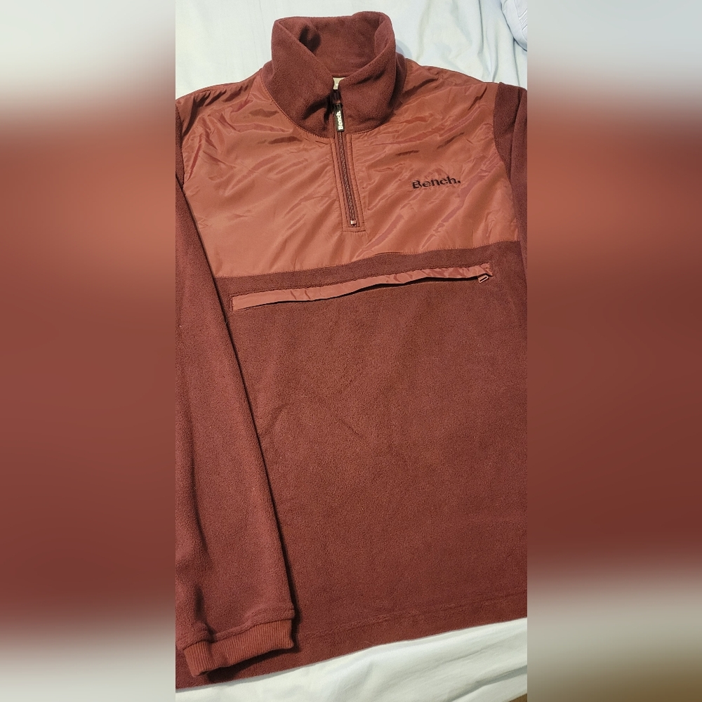 Bench Fleece Pullover